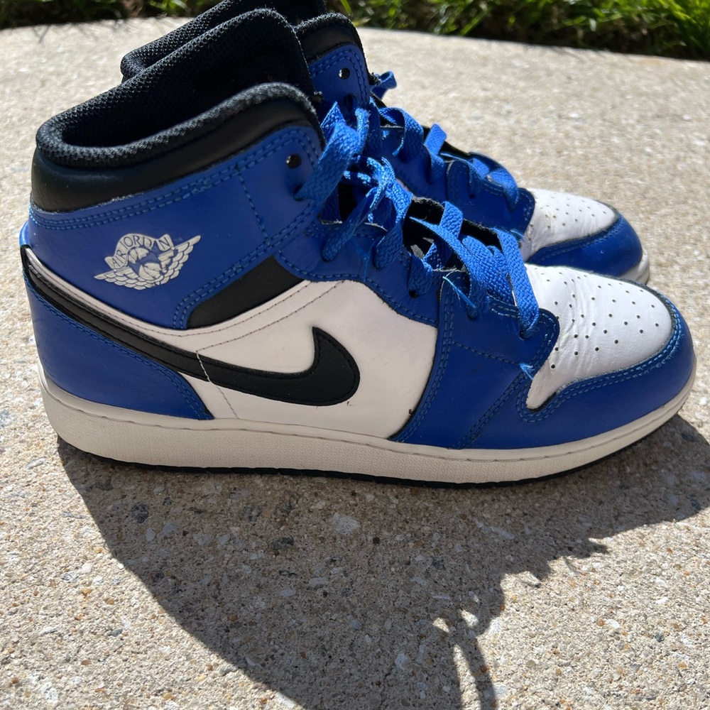 Nike Jordan Mid Sneakers